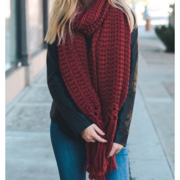 Chunky Tassel Raspberry Red Scarf - Picture 1 of 6